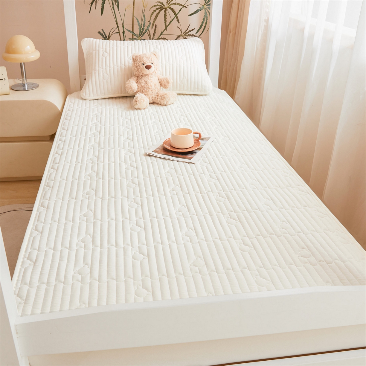 91家纺网 家纺一手货源 找家纺 雯豆家纺 2025新款四季款学生宿舍夹棉床笠上下铺床垫保护套 洛川-月光白