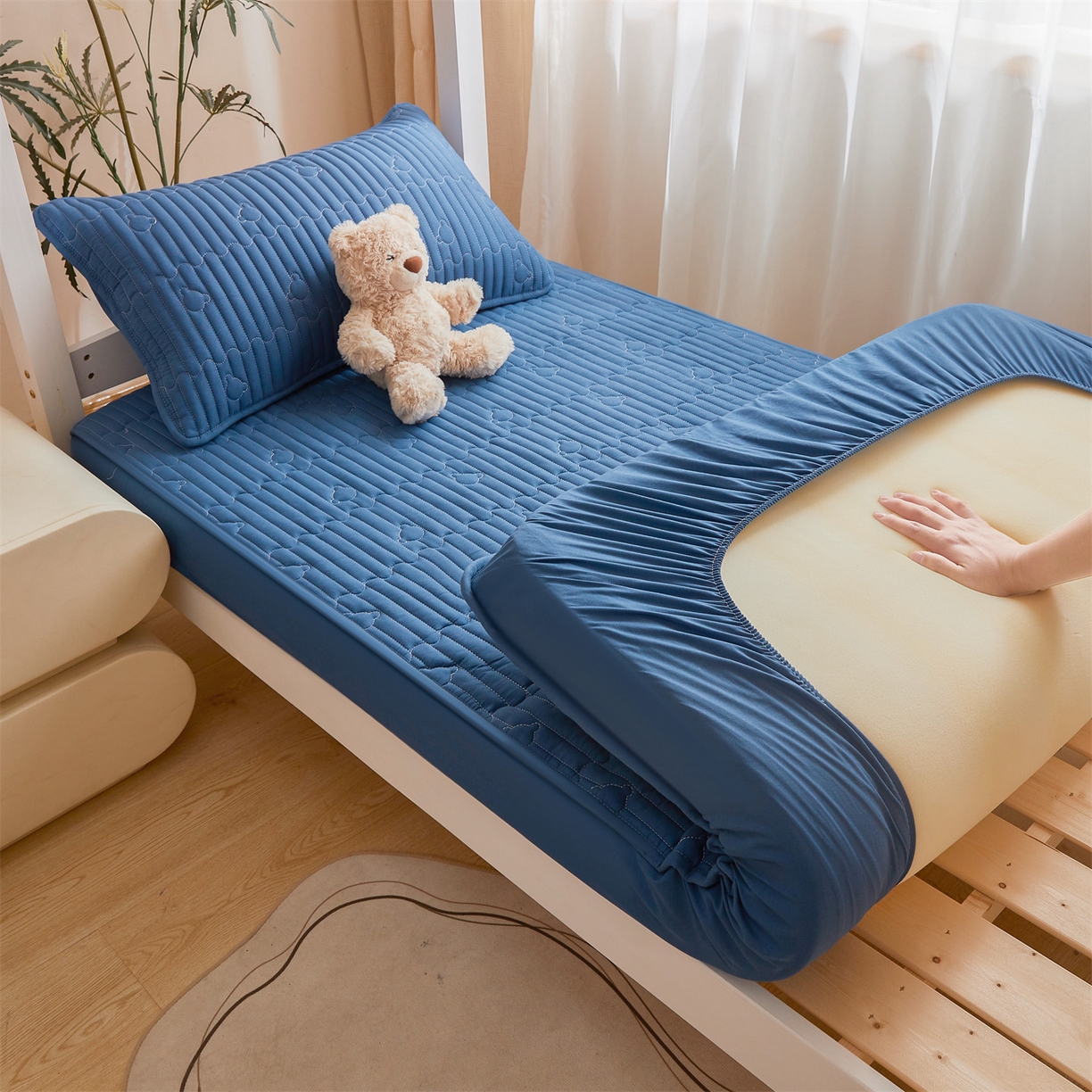 91家纺网 家纺一手货源 找家纺 雯豆家纺 2025新款四季款学生宿舍夹棉床笠上下铺床垫保护套 洛川-黛蓝