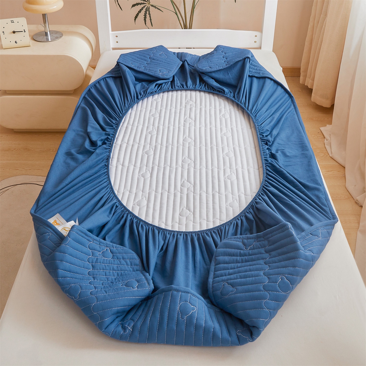 91家纺网 家纺一手货源 找家纺 雯豆家纺 2025新款四季款学生宿舍夹棉床笠上下铺床垫保护套 洛川-黛蓝