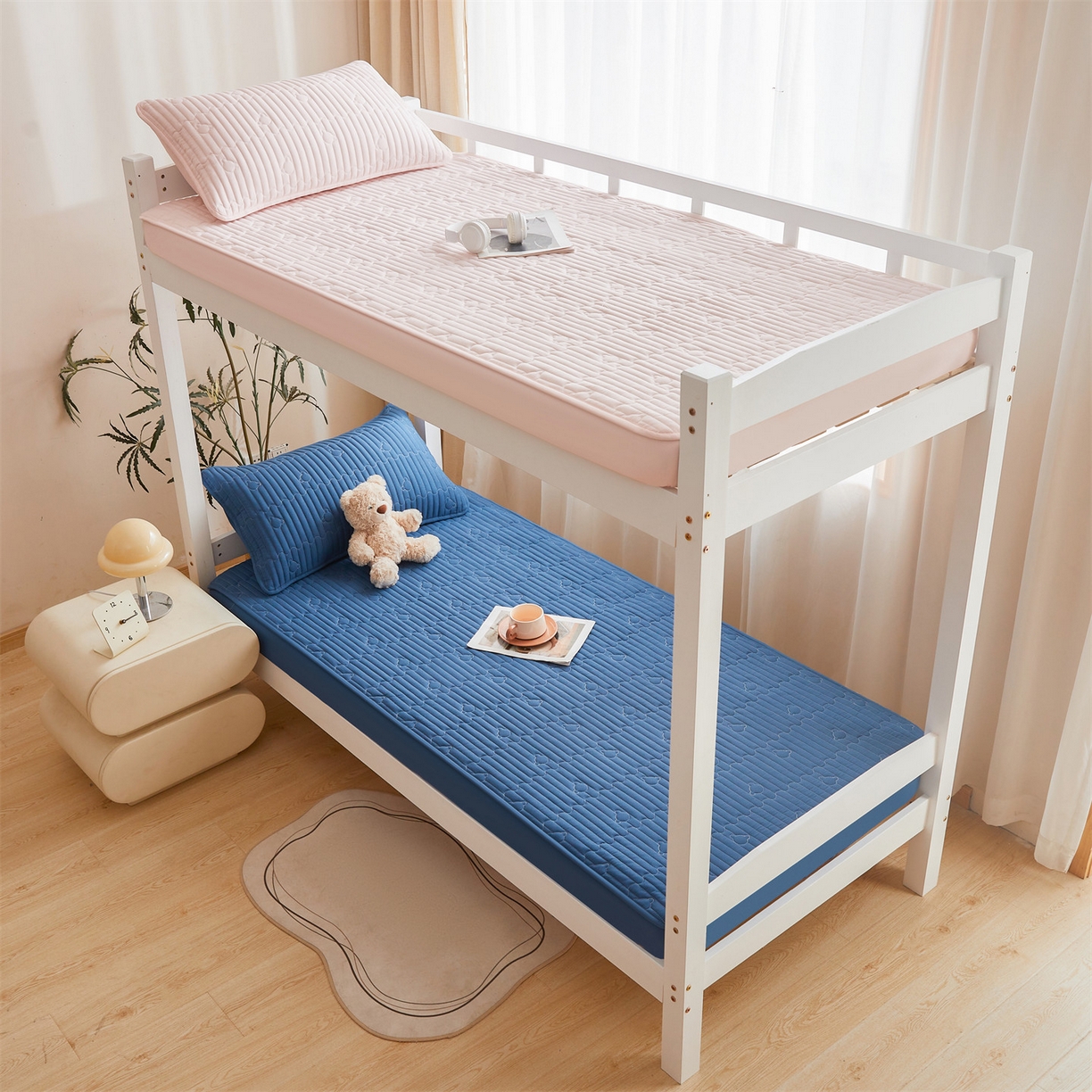 91家纺网 家纺一手货源 找家纺 雯豆家纺 2025新款四季款学生宿舍夹棉床笠上下铺床垫保护套 洛川-黛蓝