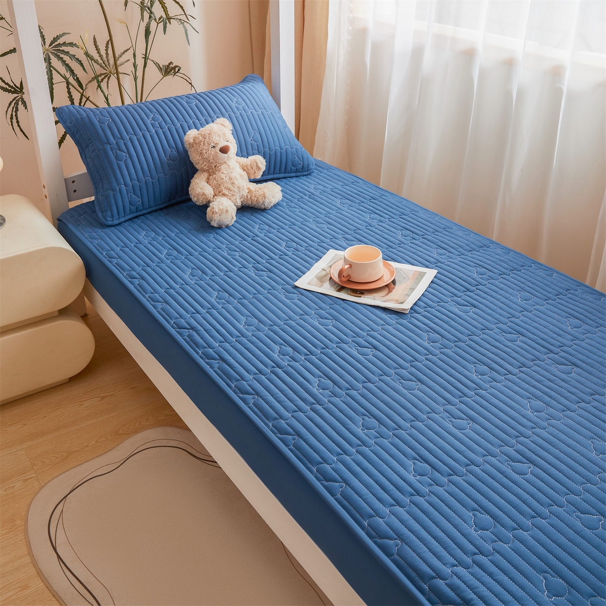 91家纺网 家纺一手货源 找家纺 雯豆家纺 2025新款四季款学生宿舍夹棉床笠上下铺床垫保护套 洛川-黛蓝