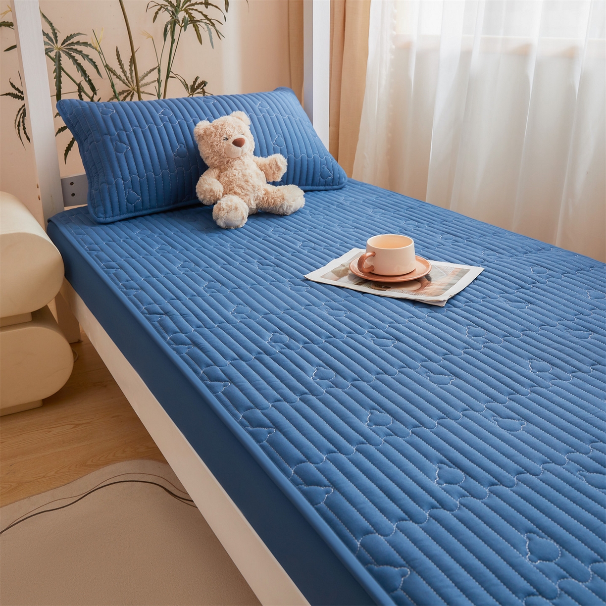 91家纺网 家纺一手货源 找家纺 雯豆家纺 2025新款四季款学生宿舍夹棉床笠上下铺床垫保护套 洛川-黛蓝