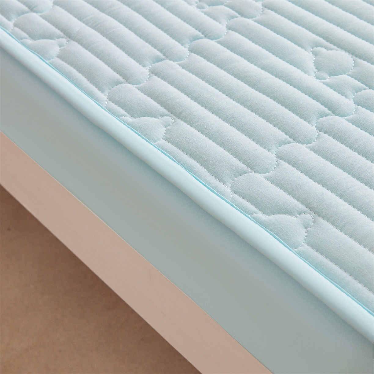 91家纺网 家纺一手货源 找家纺 雯豆家纺 2025新款四季款学生宿舍夹棉床笠上下铺床垫保护套 洛川-淡水蓝