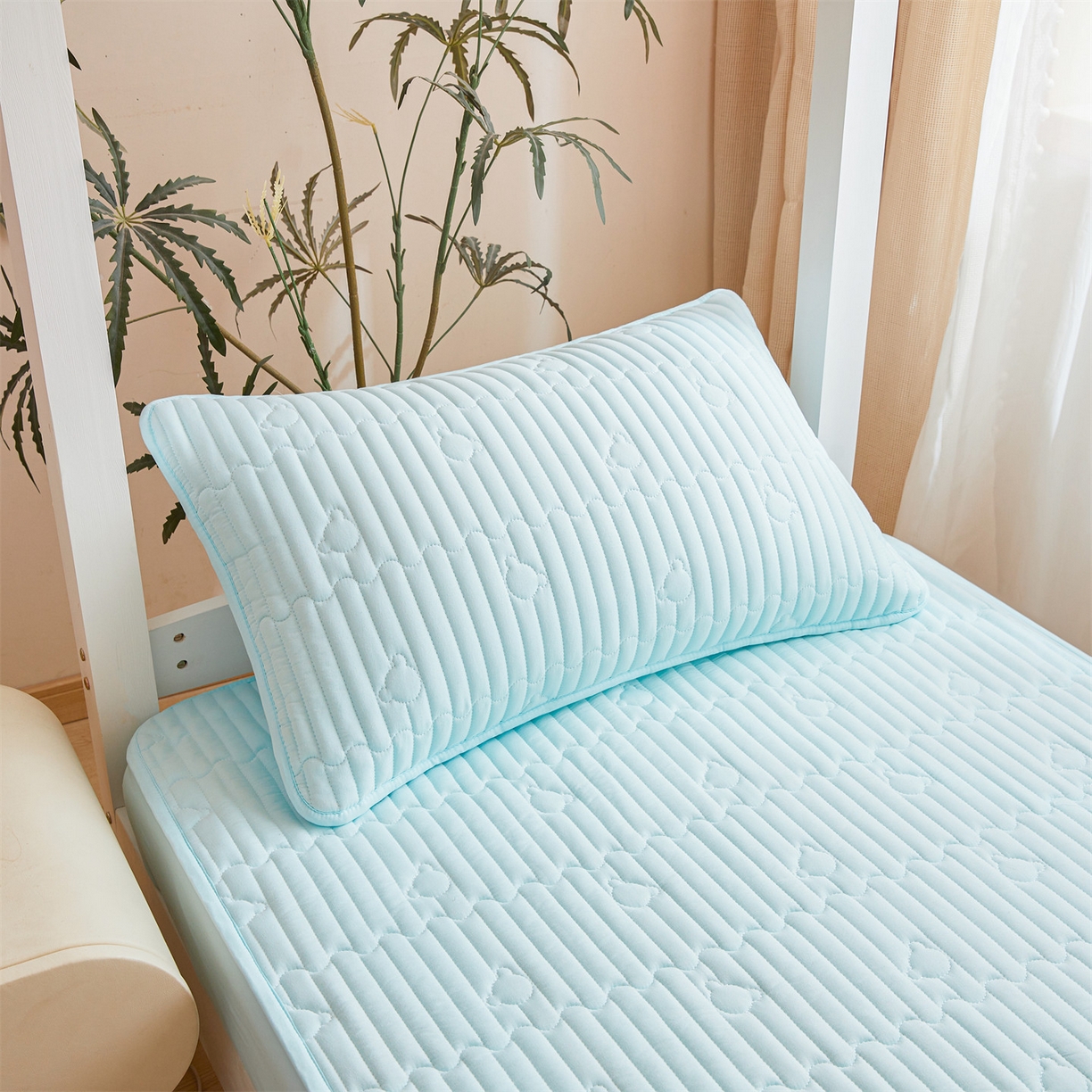 91家纺网 家纺一手货源 找家纺 雯豆家纺 2025新款四季款学生宿舍夹棉床笠上下铺床垫保护套 洛川-淡水蓝