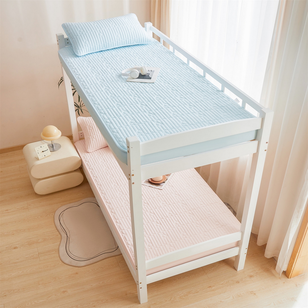 91家纺网 家纺一手货源 找家纺 雯豆家纺 2025新款四季款学生宿舍夹棉床笠上下铺床垫保护套 洛川-密合粉