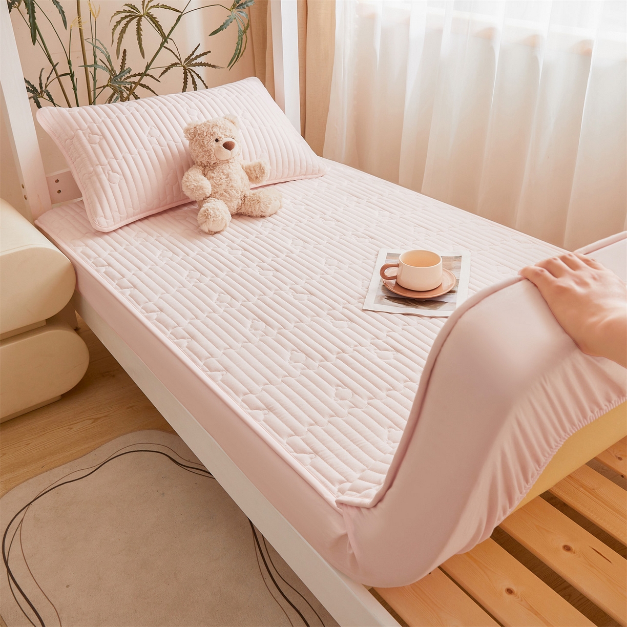 91家纺网 家纺一手货源 找家纺 雯豆家纺 2025新款四季款学生宿舍夹棉床笠上下铺床垫保护套 洛川-密合粉