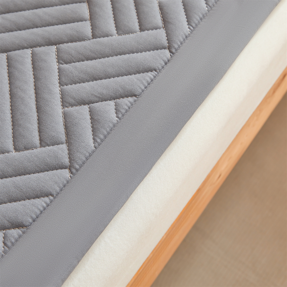 91家纺网 家纺一手货源 找家纺 （总）雯豆家纺 2025新款学生宿舍夹棉床褥薄垫子上下铺床单人床护垫