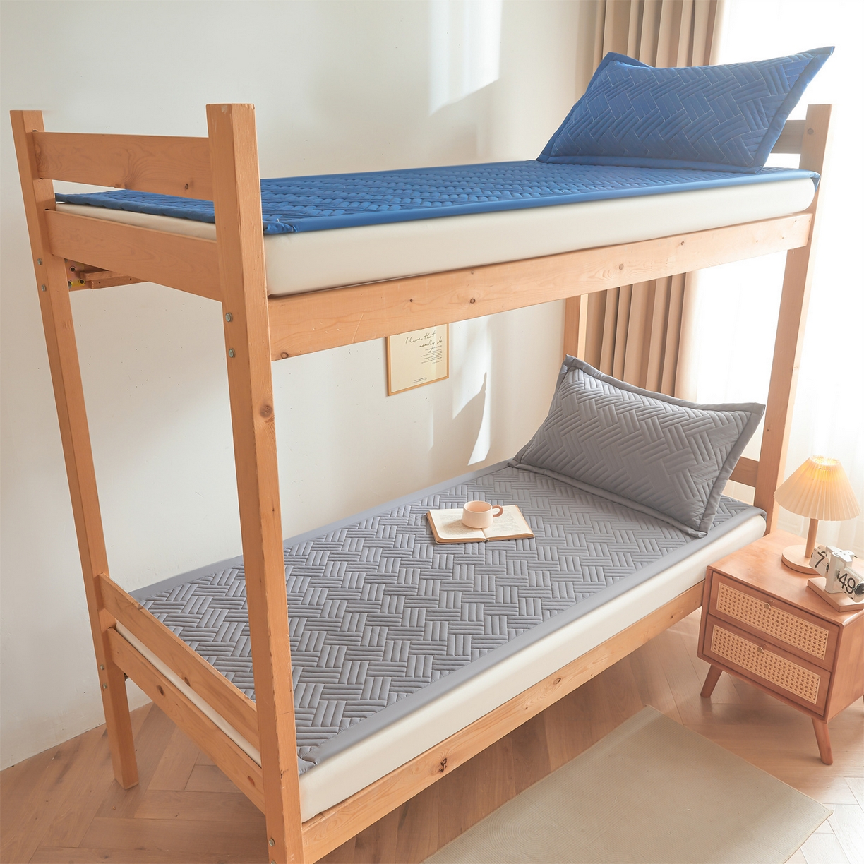 91家纺网 家纺一手货源 找家纺 （总）雯豆家纺 2025新款学生宿舍夹棉床褥薄垫子上下铺床单人床护垫