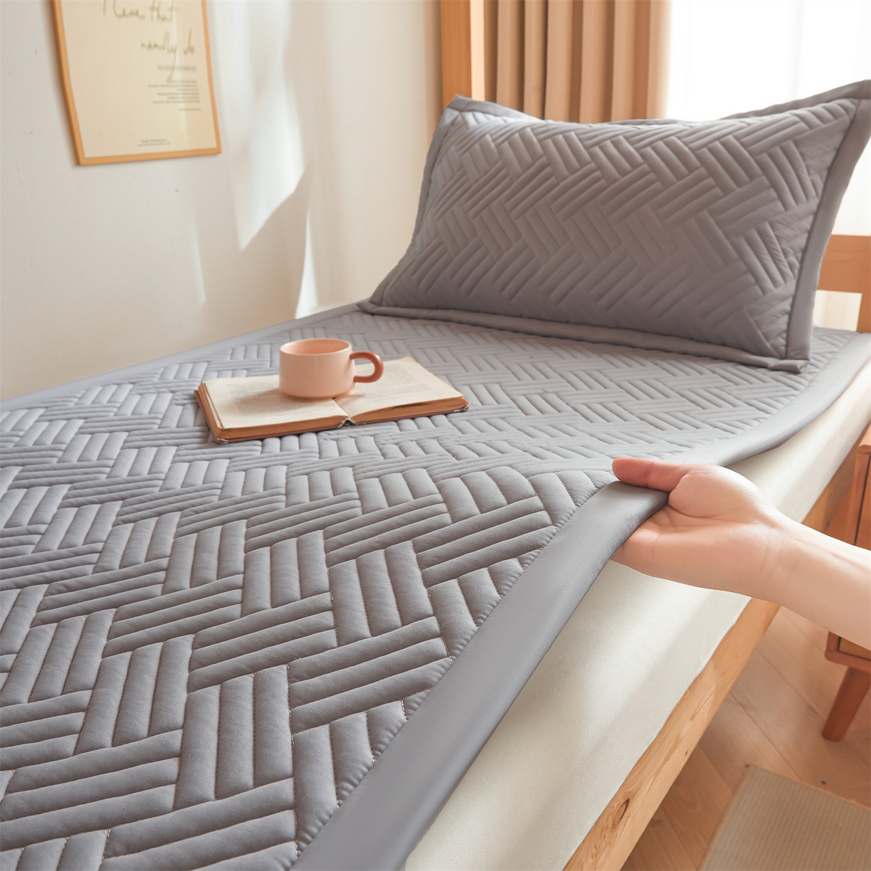 91家纺网 家纺一手货源 找家纺 （总）雯豆家纺 2025新款学生宿舍夹棉床褥薄垫子上下铺床单人床护垫