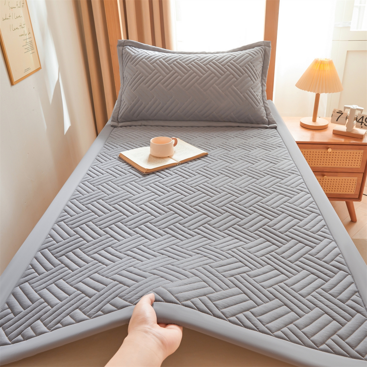 91家纺网 家纺一手货源 找家纺 （总）雯豆家纺 2025新款学生宿舍夹棉床褥薄垫子上下铺床单人床护垫