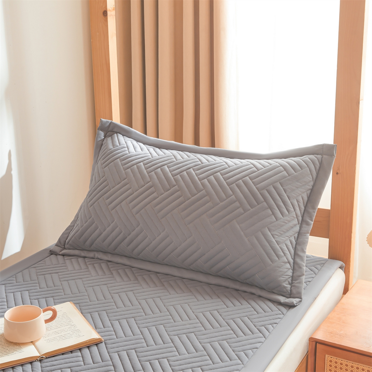 91家纺网 家纺一手货源 找家纺 雯豆家纺 2025新款学生宿舍夹棉床褥薄垫子上下铺床单人床护垫 摩登-深空灰