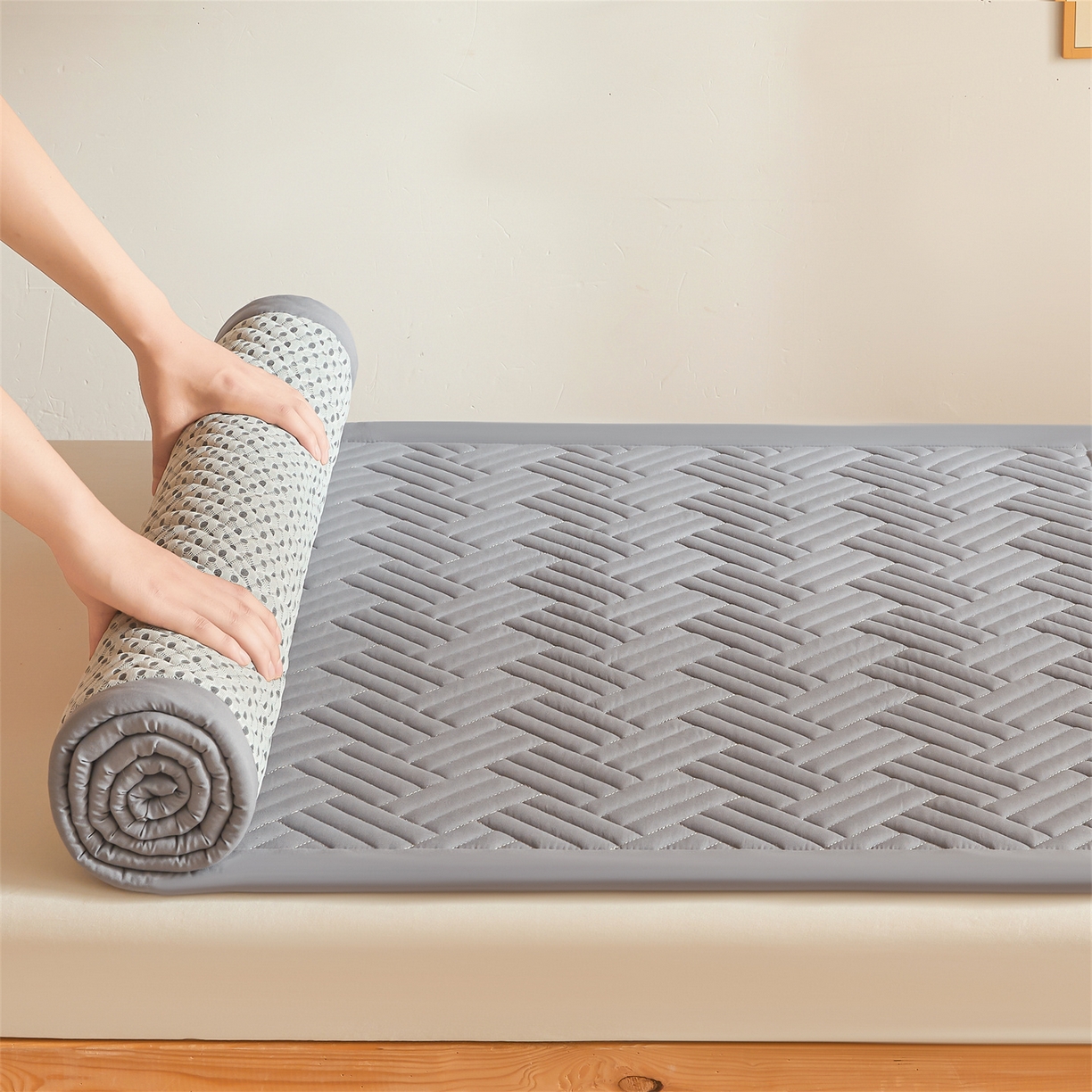 91家纺网 家纺一手货源 找家纺 雯豆家纺 2025新款学生宿舍夹棉床褥薄垫子上下铺床单人床护垫 摩登-深空灰