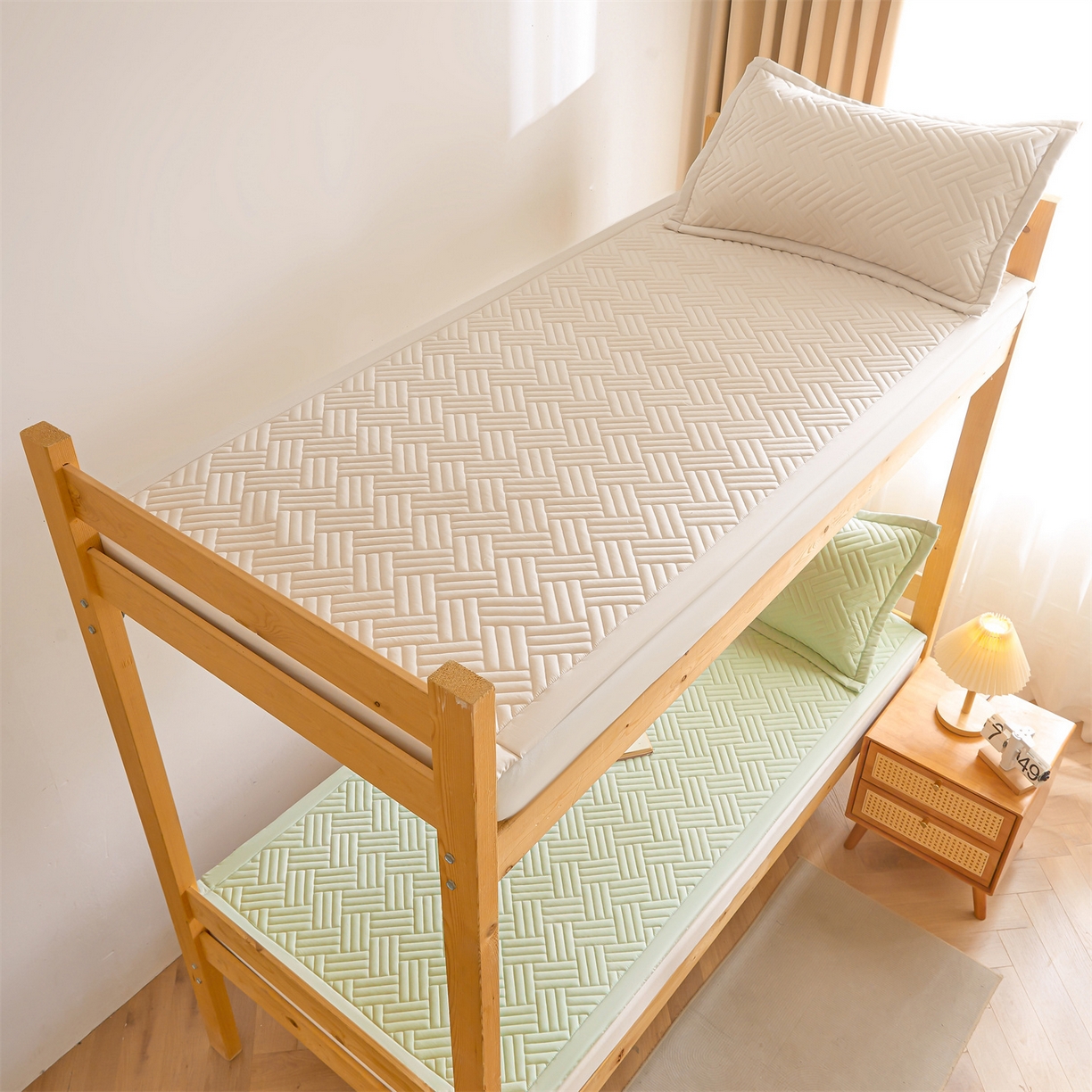 91家纺网 家纺一手货源 找家纺 雯豆家纺 2025新款学生宿舍夹棉床褥薄垫子上下铺床单人床护垫 摩登-奶咖