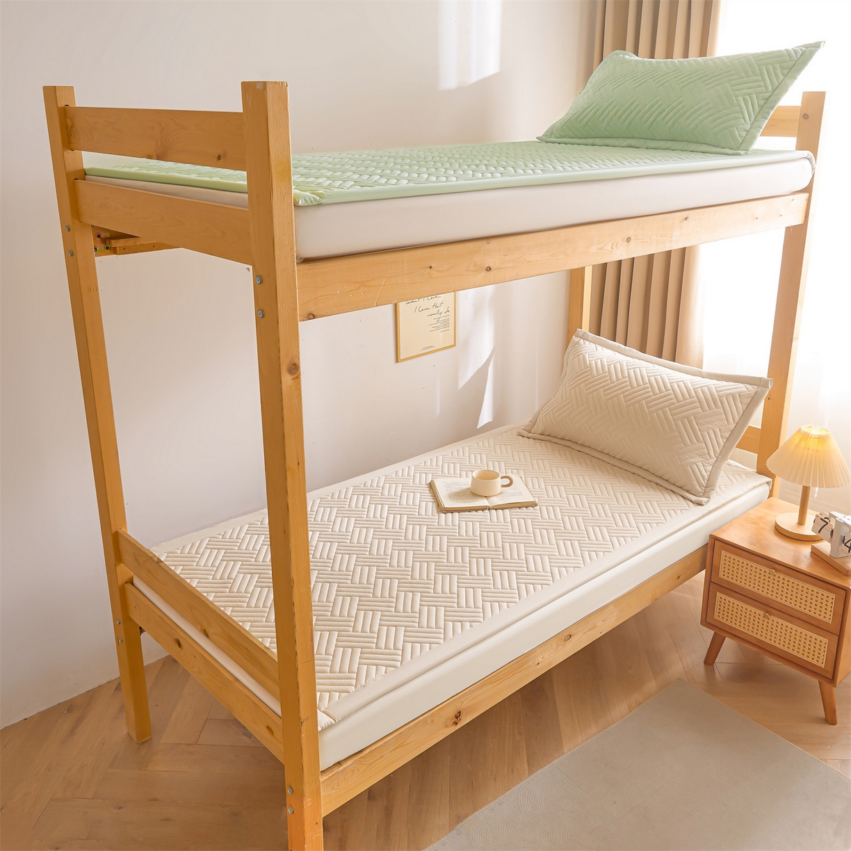 91家纺网 家纺一手货源 找家纺 雯豆家纺 2025新款学生宿舍夹棉床褥薄垫子上下铺床单人床护垫 摩登-奶咖