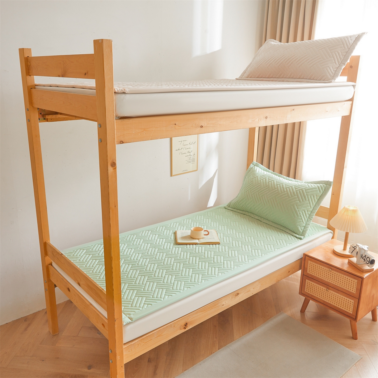 91家纺网 家纺一手货源 找家纺 雯豆家纺 2025新款学生宿舍夹棉床褥薄垫子上下铺床单人床护垫 摩登-清雅绿