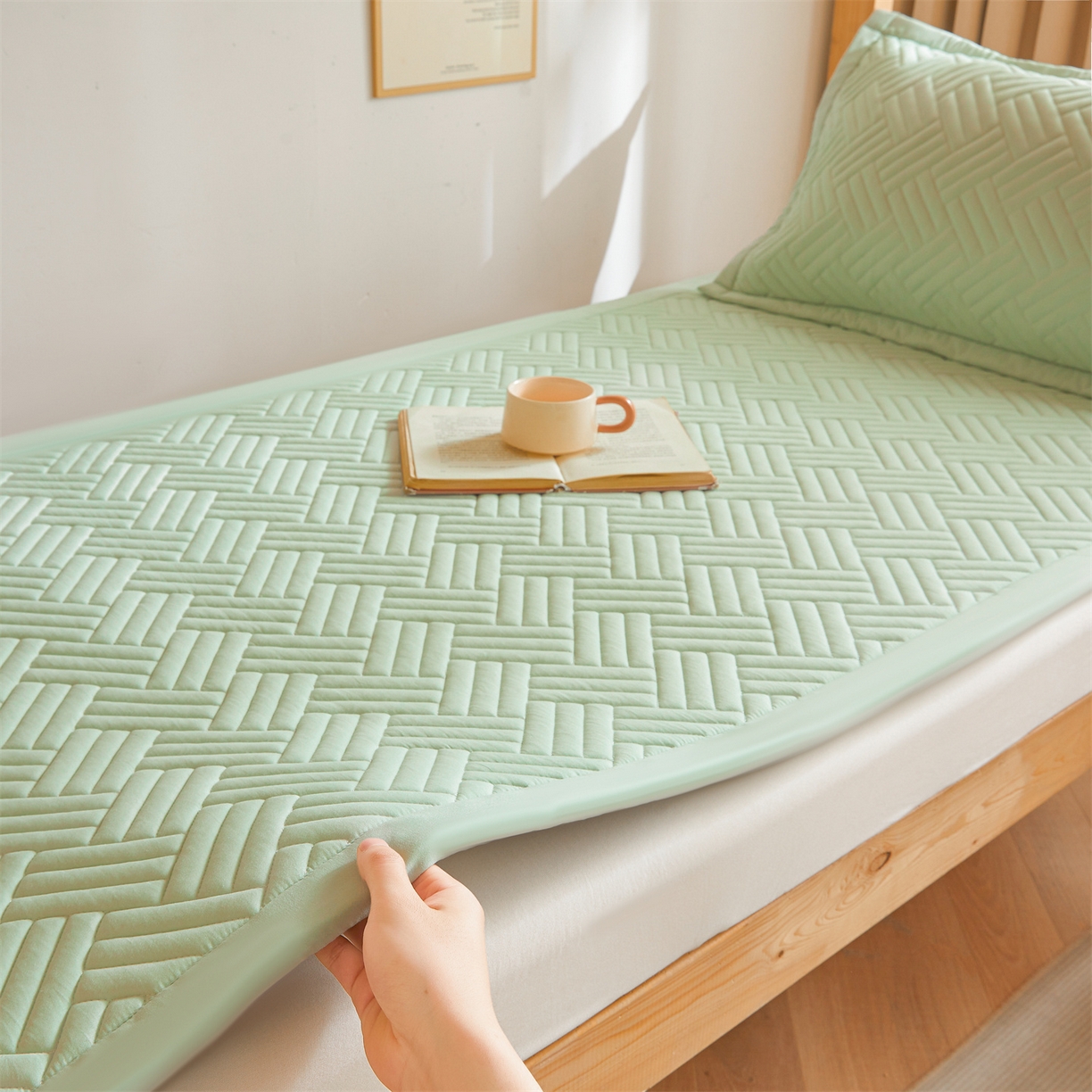 91家纺网 家纺一手货源 找家纺 雯豆家纺 2025新款学生宿舍夹棉床褥薄垫子上下铺床单人床护垫 摩登-清雅绿