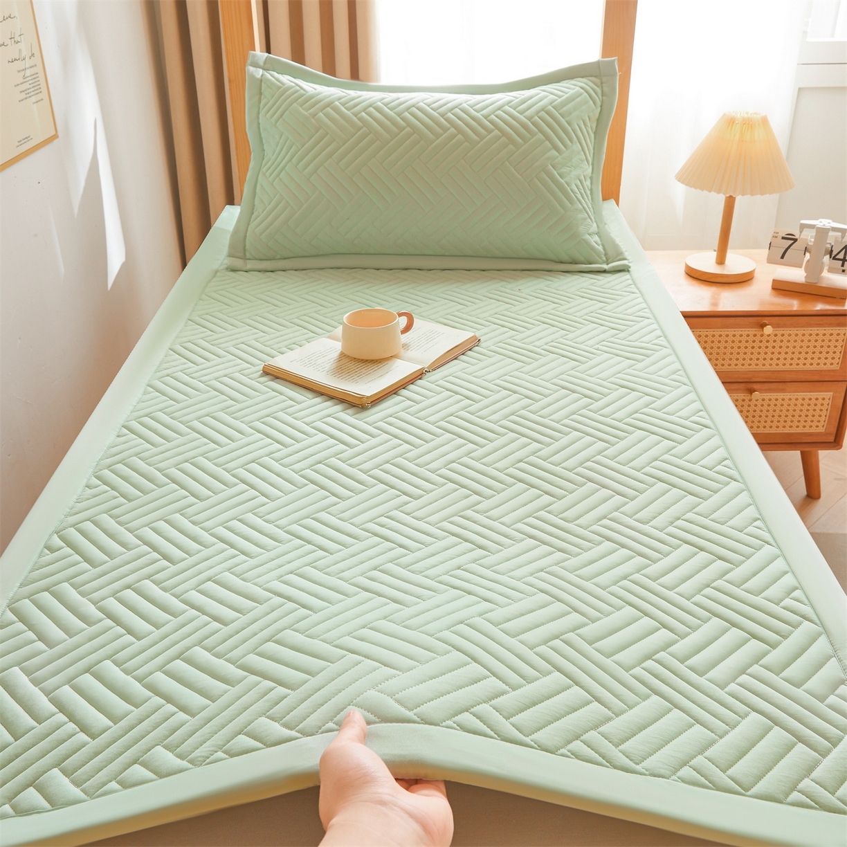 91家纺网 家纺一手货源 找家纺 雯豆家纺 2025新款学生宿舍夹棉床褥薄垫子上下铺床单人床护垫 摩登-清雅绿