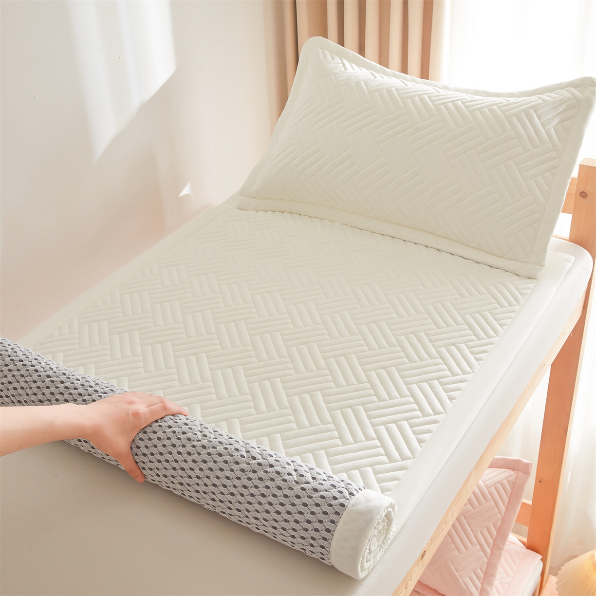 雯豆家纺 2025新款学生宿舍夹棉床褥薄垫子上下铺床单人床护垫 摩登-月光白