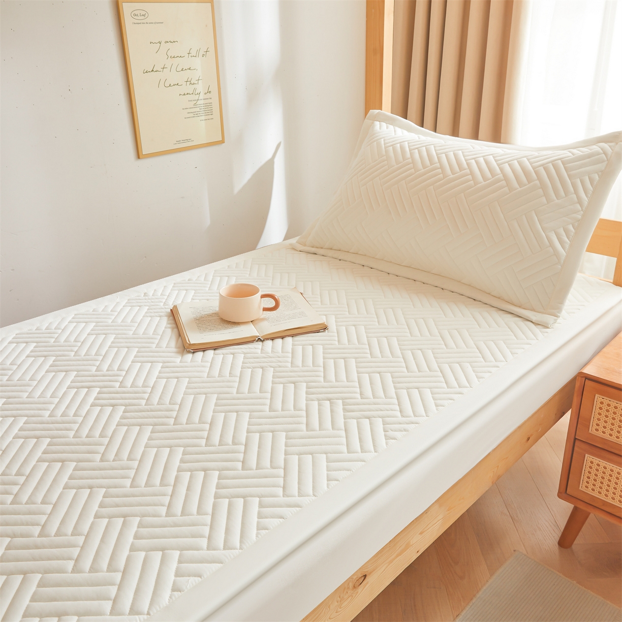 91家纺网 家纺一手货源 找家纺 雯豆家纺 2025新款学生宿舍夹棉床褥薄垫子上下铺床单人床护垫 摩登-月光白