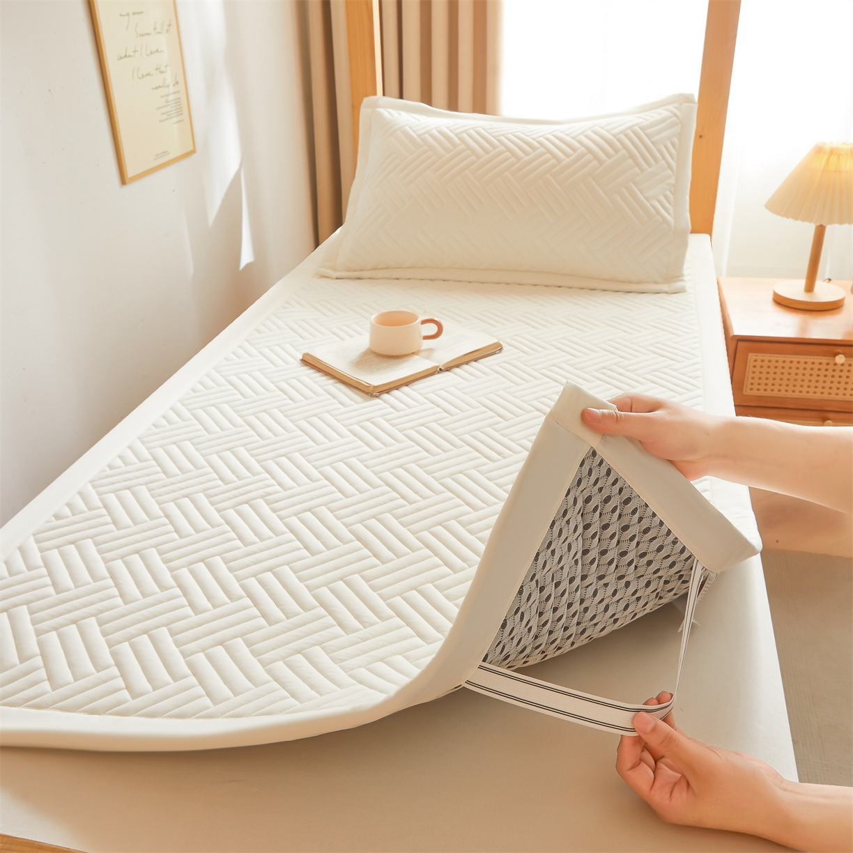 91家纺网 家纺一手货源 找家纺 雯豆家纺 2025新款学生宿舍夹棉床褥薄垫子上下铺床单人床护垫 摩登-月光白