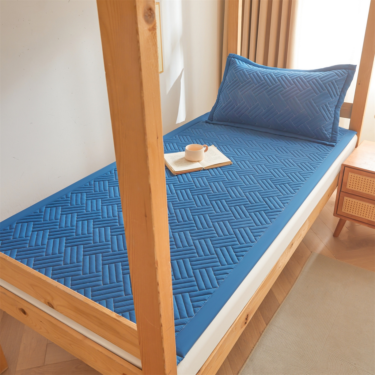 91家纺网 家纺一手货源 找家纺 雯豆家纺 2025新款学生宿舍夹棉床褥薄垫子上下铺床单人床护垫 摩登-黛蓝