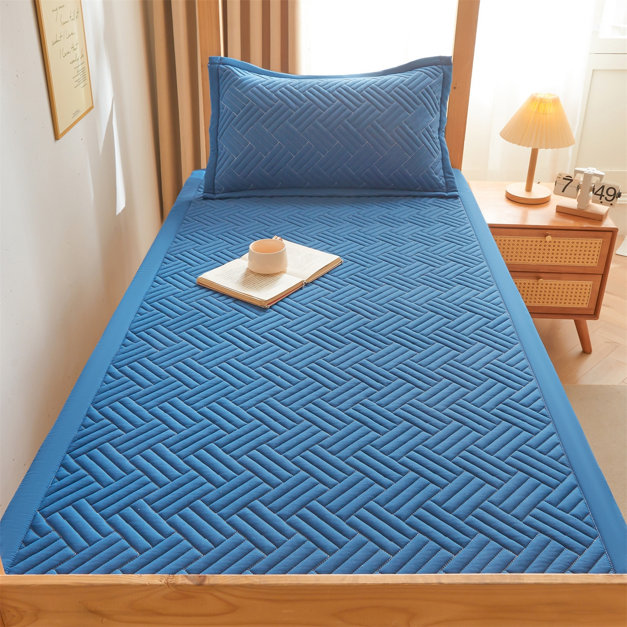 91家纺网 家纺一手货源 找家纺 雯豆家纺 2025新款学生宿舍夹棉床褥薄垫子上下铺床单人床护垫 摩登-黛蓝