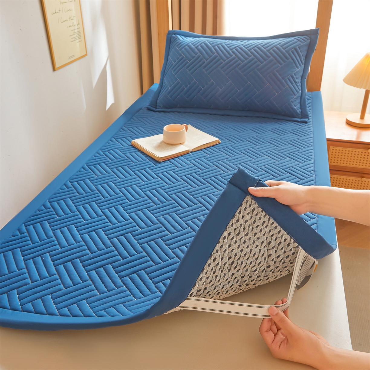 91家纺网 家纺一手货源 找家纺 雯豆家纺 2025新款学生宿舍夹棉床褥薄垫子上下铺床单人床护垫 摩登-黛蓝