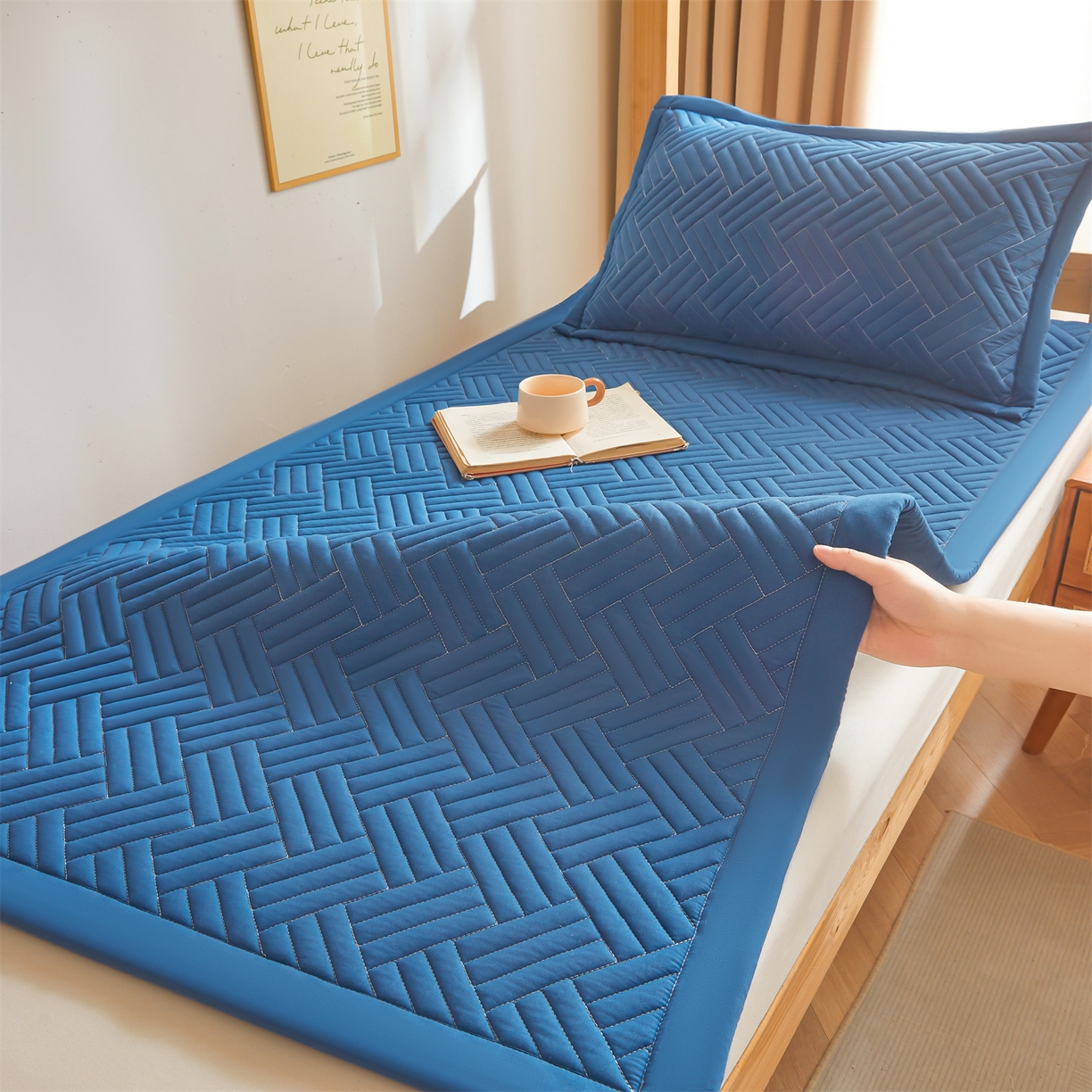 91家纺网 家纺一手货源 找家纺 雯豆家纺 2025新款学生宿舍夹棉床褥薄垫子上下铺床单人床护垫 摩登-黛蓝