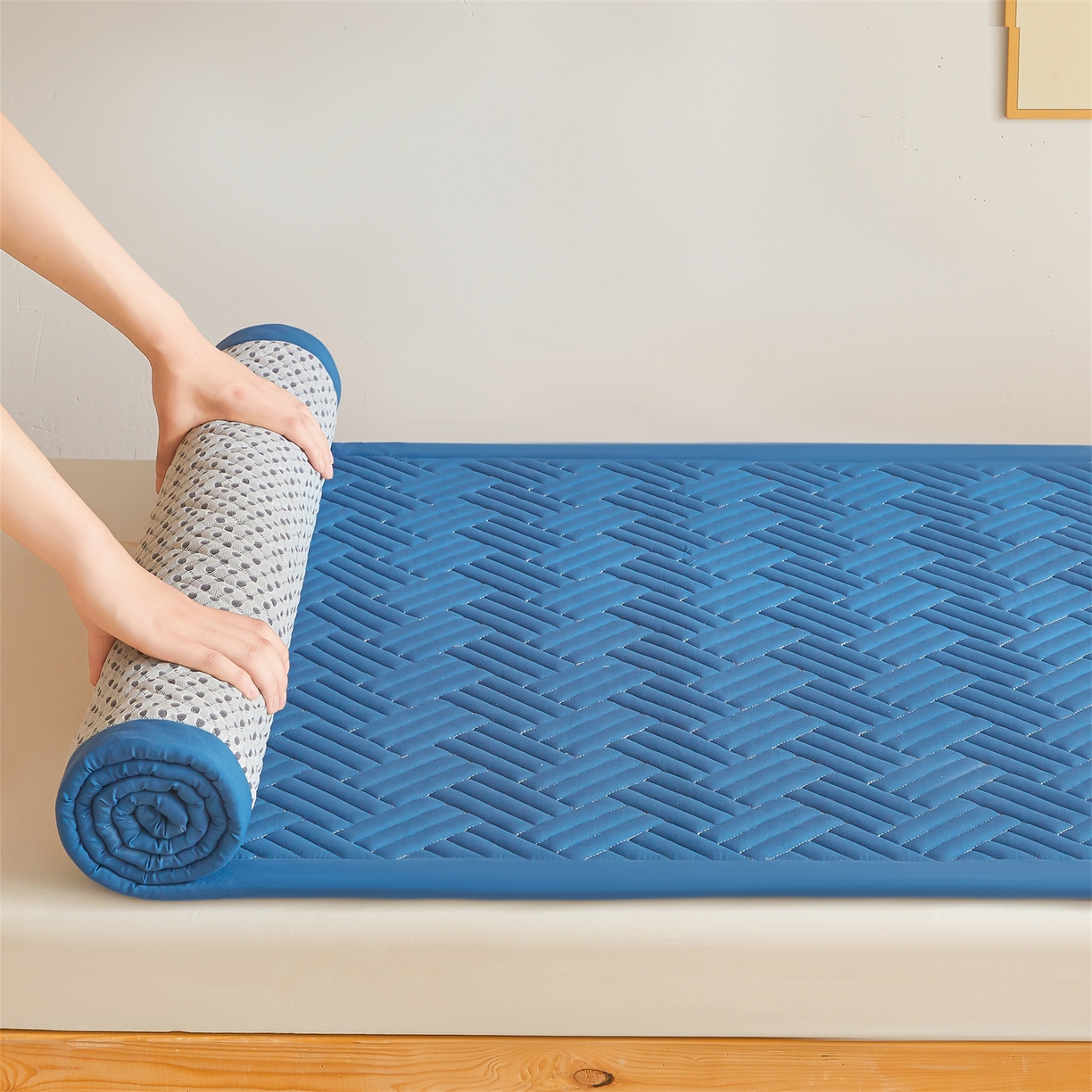 91家纺网 家纺一手货源 找家纺 雯豆家纺 2025新款学生宿舍夹棉床褥薄垫子上下铺床单人床护垫 摩登-黛蓝