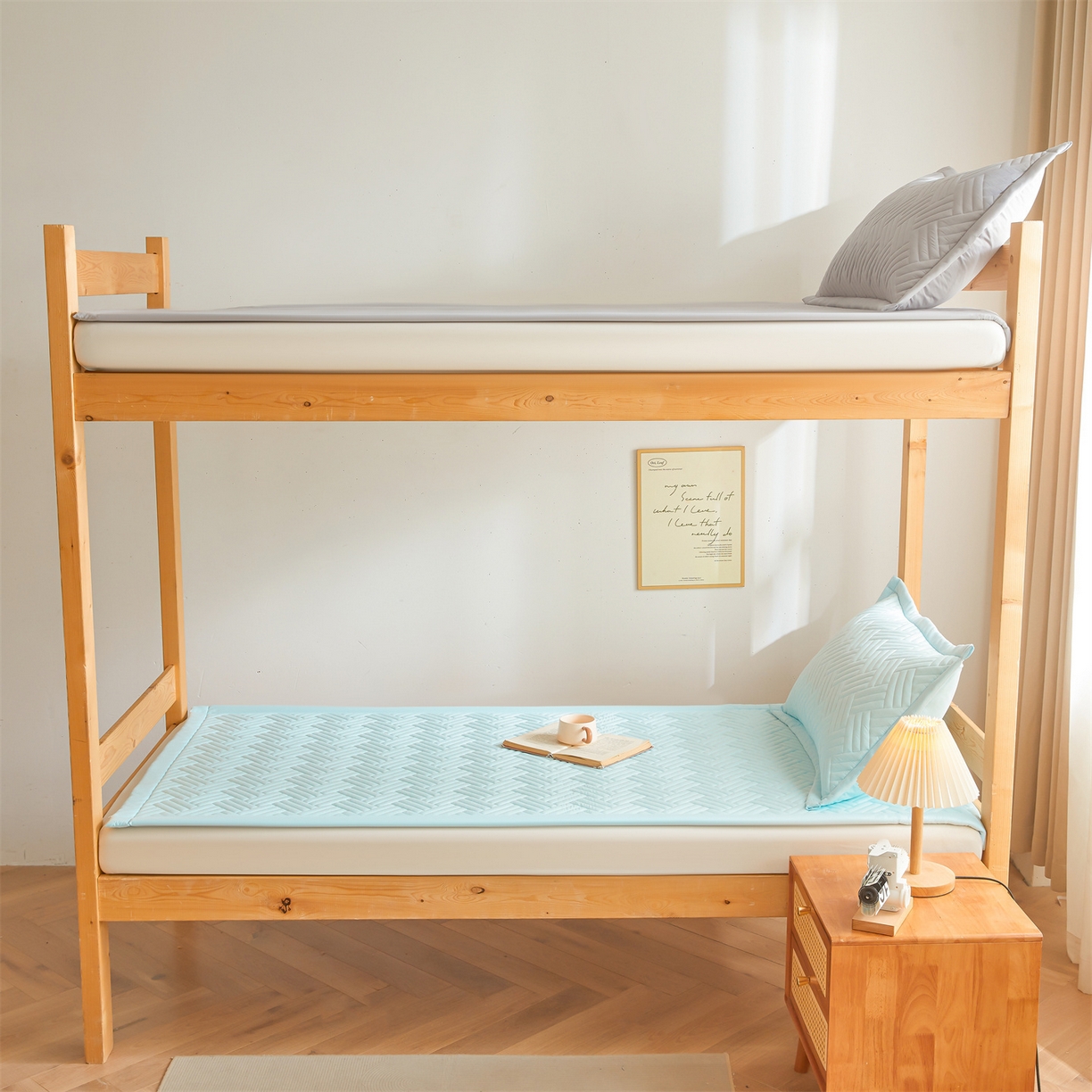 91家纺网 家纺一手货源 找家纺 雯豆家纺 2025新款学生宿舍夹棉床褥薄垫子上下铺床单人床护垫 摩登-淡水蓝