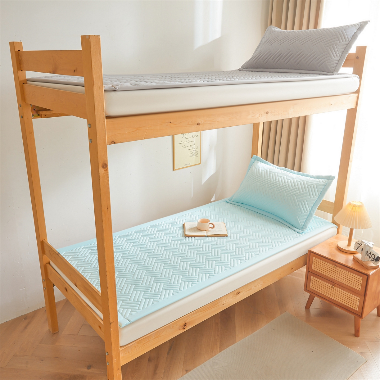 91家纺网 家纺一手货源 找家纺 雯豆家纺 2025新款学生宿舍夹棉床褥薄垫子上下铺床单人床护垫 摩登-淡水蓝