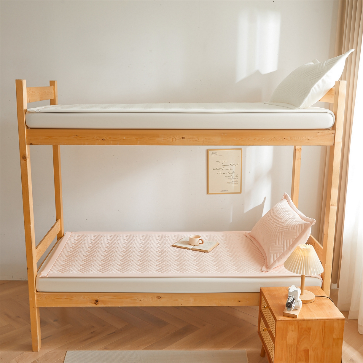 91家纺网 家纺一手货源 找家纺 雯豆家纺 2025新款学生宿舍夹棉床褥薄垫子上下铺床单人床护垫 摩登-密合粉