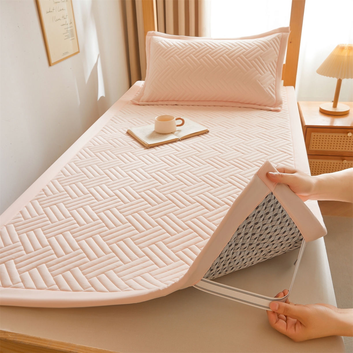 91家纺网 家纺一手货源 找家纺 雯豆家纺 2025新款学生宿舍夹棉床褥薄垫子上下铺床单人床护垫 摩登-密合粉