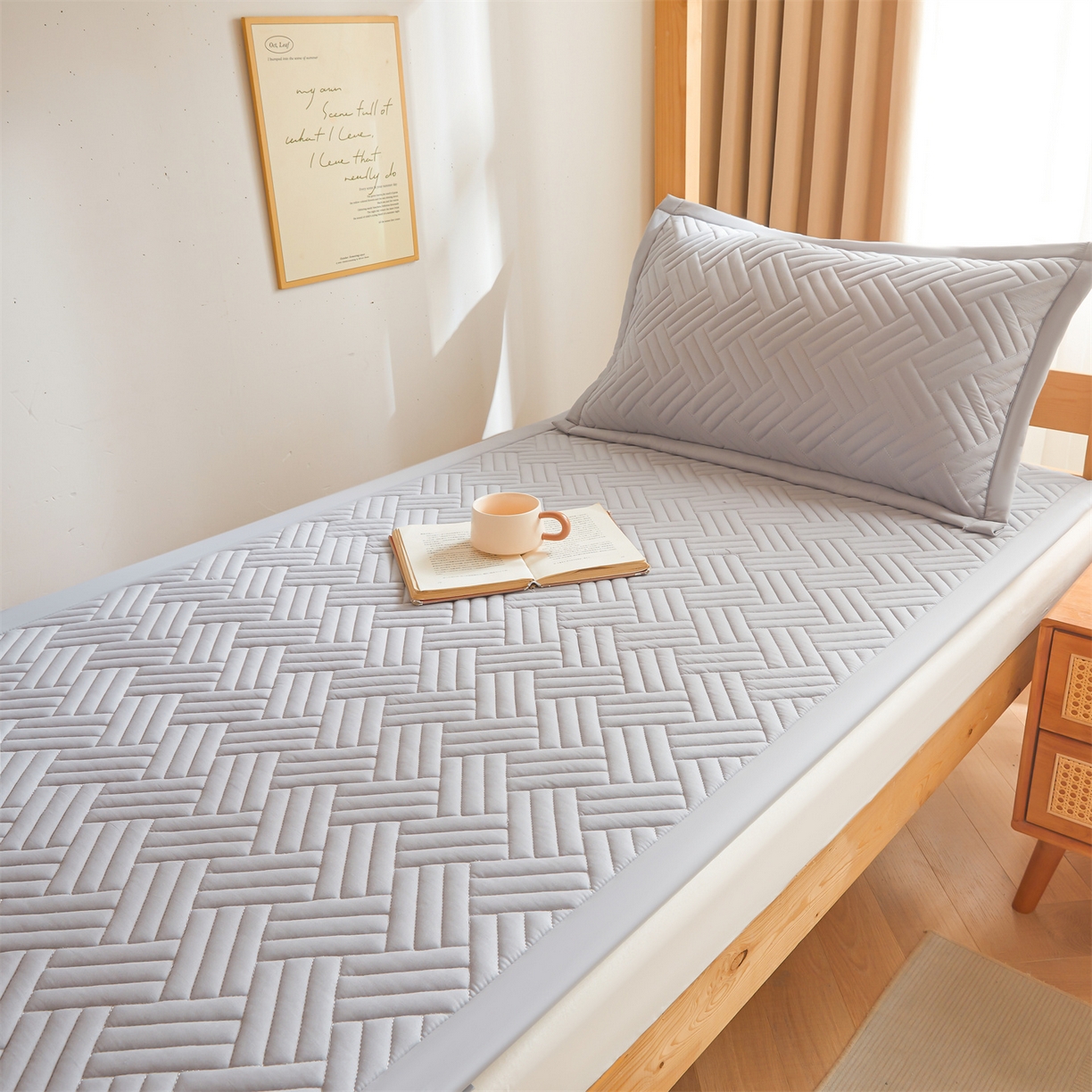 91家纺网 家纺一手货源 找家纺 雯豆家纺 2025新款学生宿舍夹棉床褥薄垫子上下铺床单人床护垫 摩登-暮云灰