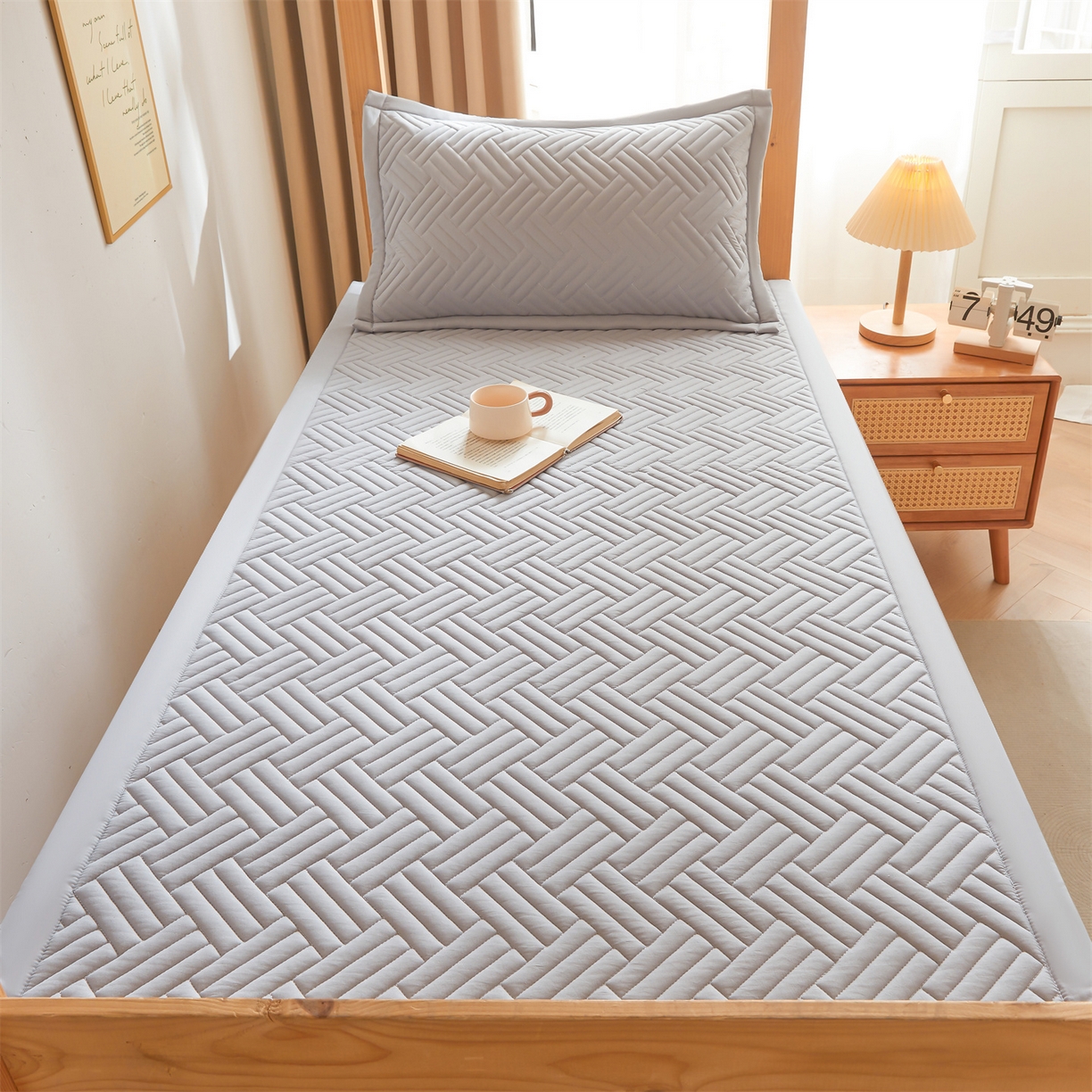 91家纺网 家纺一手货源 找家纺 雯豆家纺 2025新款学生宿舍夹棉床褥薄垫子上下铺床单人床护垫 摩登-暮云灰