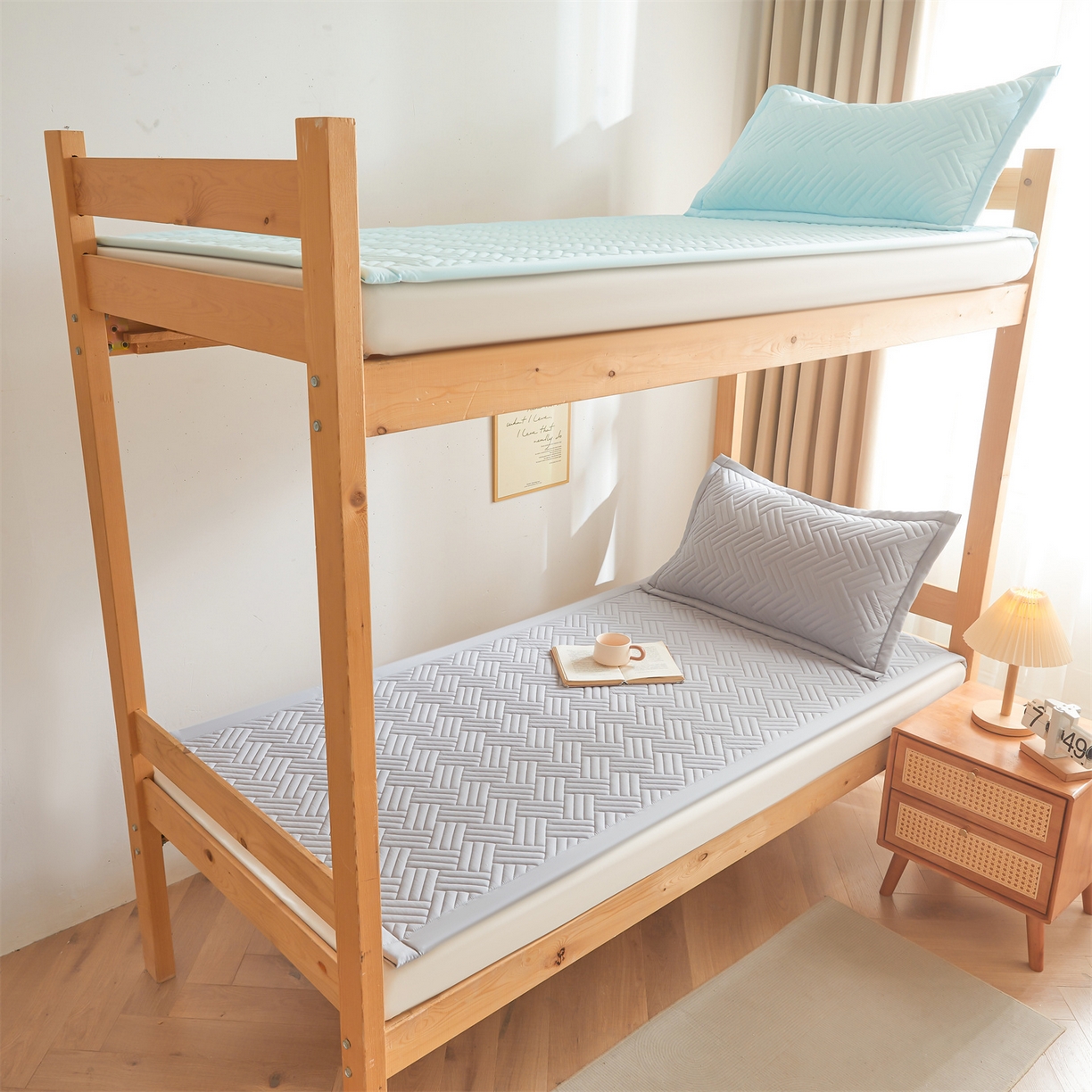 91家纺网 家纺一手货源 找家纺 雯豆家纺 2025新款学生宿舍夹棉床褥薄垫子上下铺床单人床护垫 摩登-暮云灰