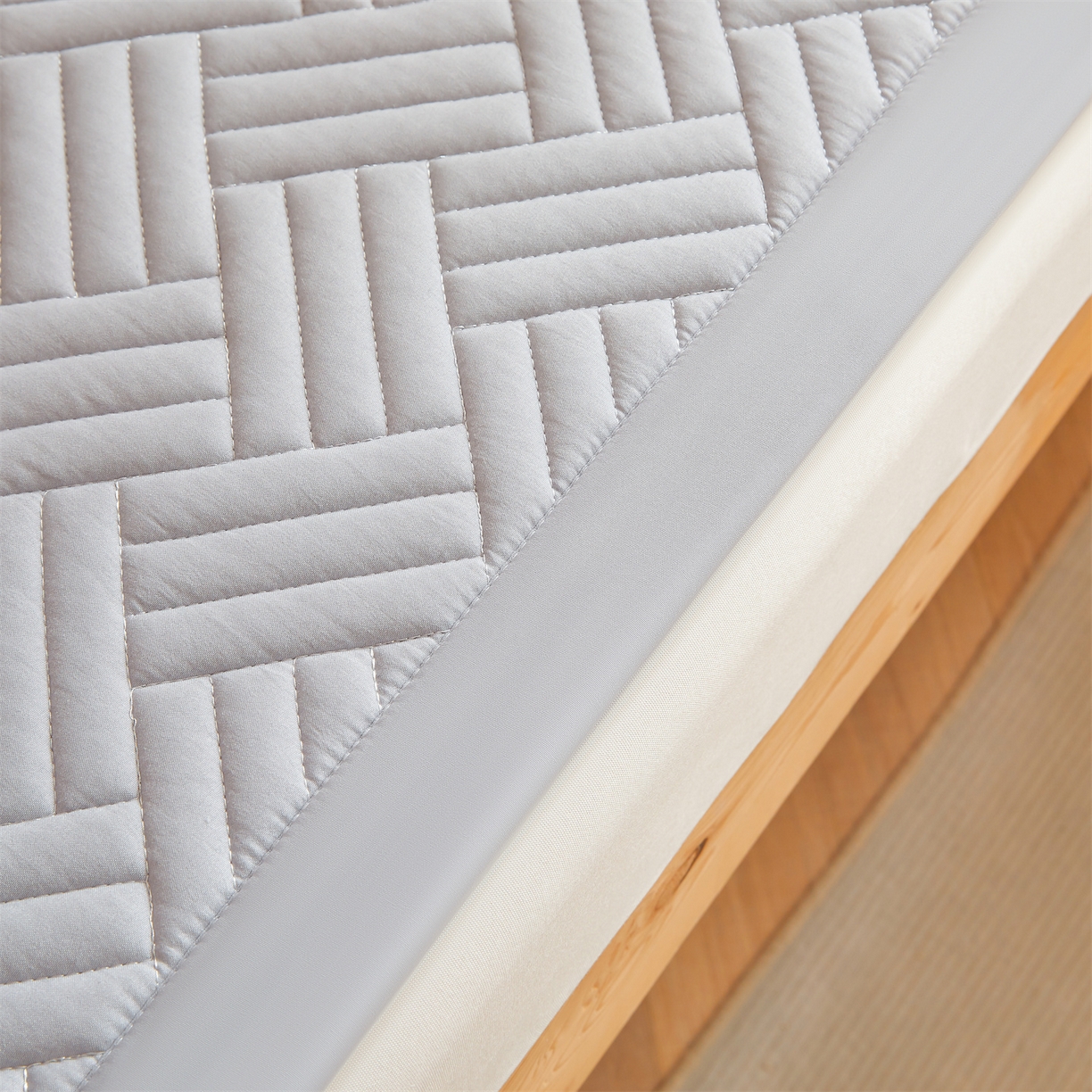 91家纺网 家纺一手货源 找家纺 雯豆家纺 2025新款学生宿舍夹棉床褥薄垫子上下铺床单人床护垫 摩登-暮云灰