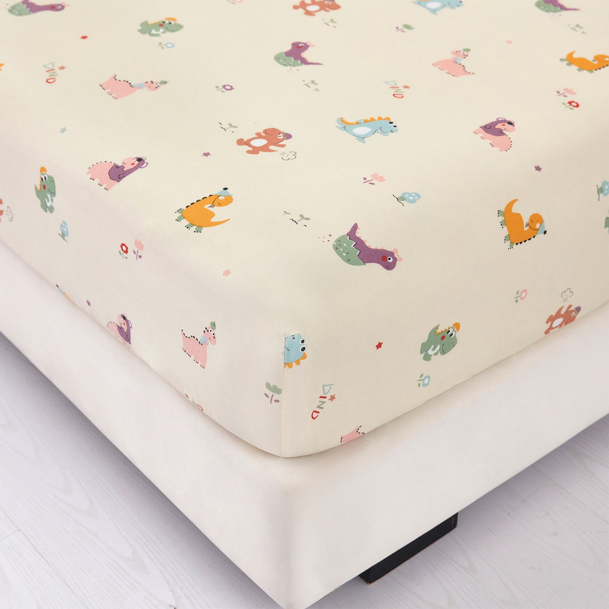 91家纺网 家纺一手货源 找家纺 乐居家纺 2025新款针织棉双层纱单件床笠 恐龙乐园