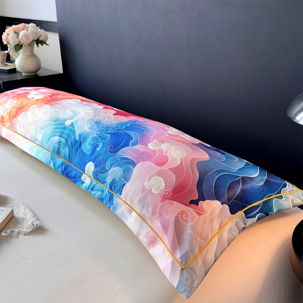 91家纺网 家纺一手货源 找家纺 乐居家纺 2025新款凉感高密冰丝双人印花枕套+内芯 幻彩