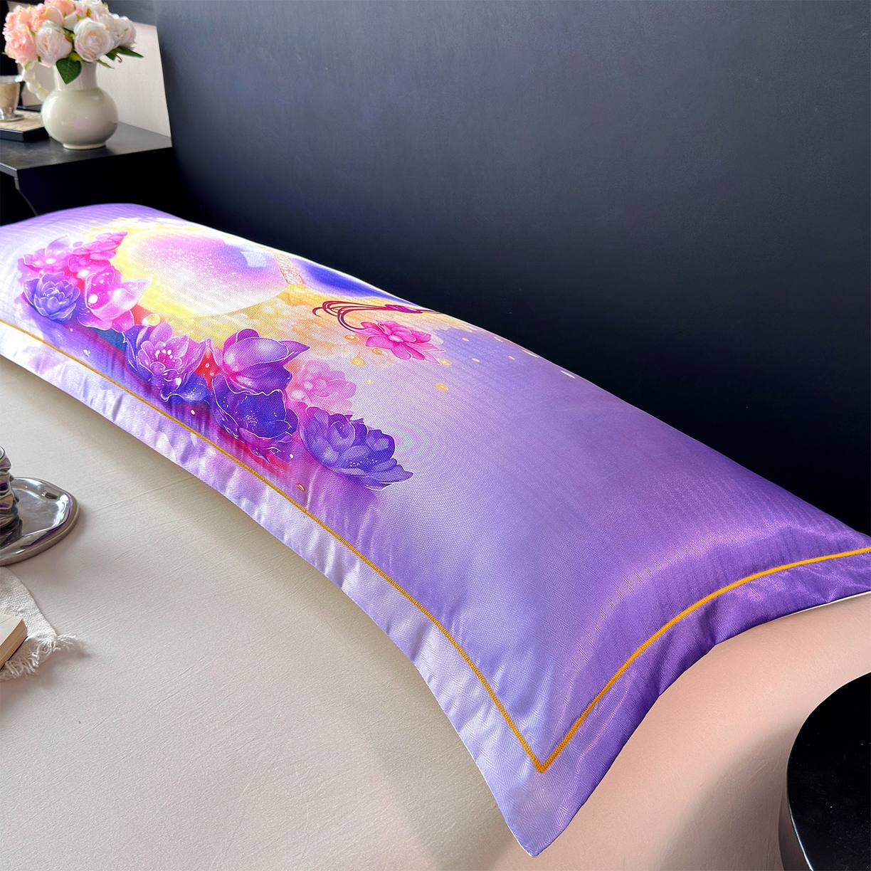 91家纺网 家纺一手货源 找家纺 乐居家纺 2025新款凉感高密冰丝双人印花枕套+内芯 珠光梦境