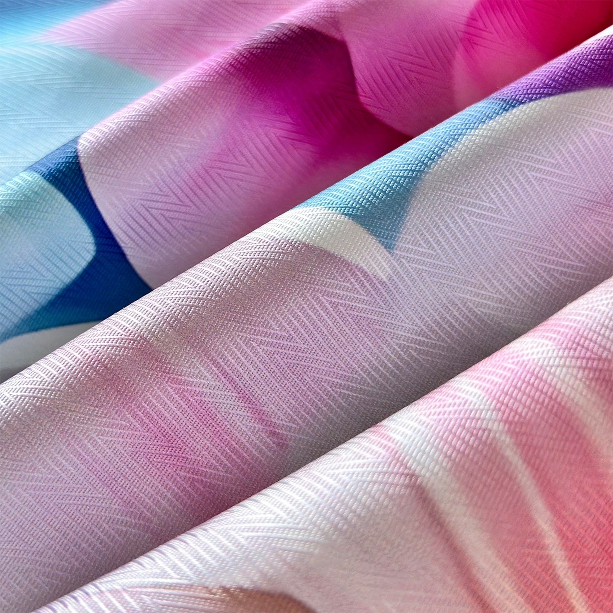 91家纺网 家纺一手货源 找家纺 乐居家纺 2025新款凉感高密冰丝双人印花枕套+内芯 叠影