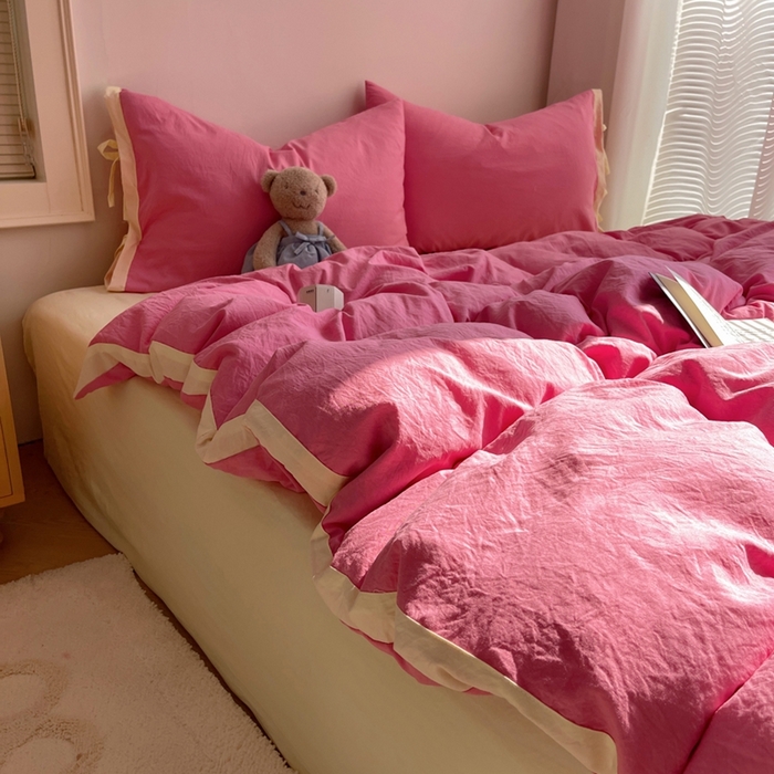 91家纺网 家纺一手货源 找家纺 轻奢坊 2025新款水洗棉纯色撞色包边绑带款四件套 果莓红