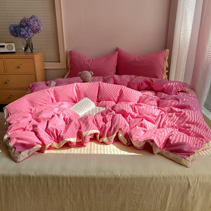 91家纺网 家纺一手货源 找家纺 轻奢坊 2025新款水洗棉纯色撞色包边绑带款四件套 果莓红