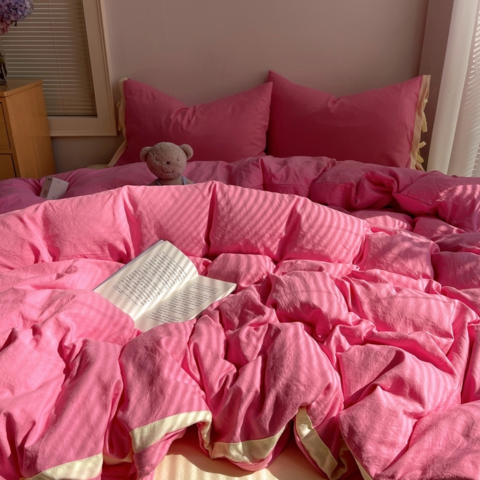 91家纺网 家纺一手货源 找家纺 轻奢坊 2025新款水洗棉纯色撞色包边绑带款四件套 果莓红