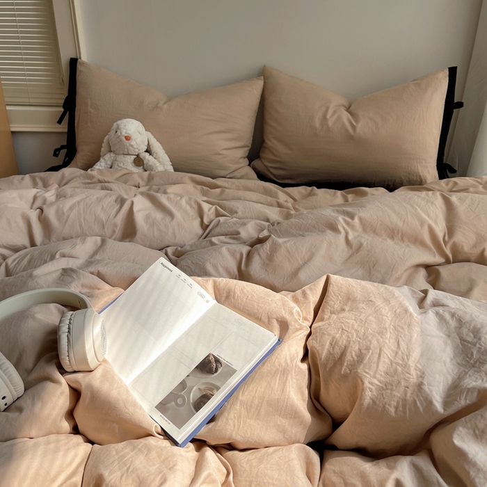 91家纺网 家纺一手货源 找家纺 轻奢坊 2025新款水洗棉纯色撞色包边绑带款四件套 胡桃棕