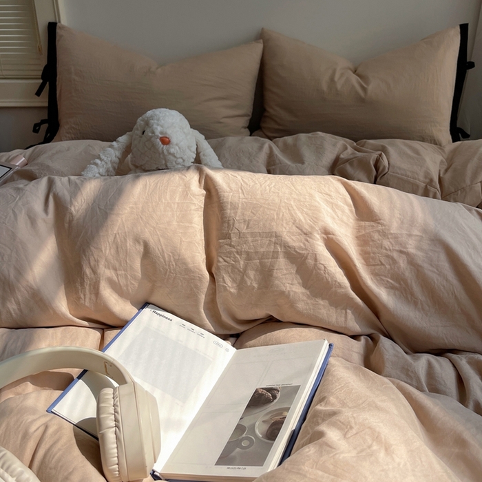 91家纺网 家纺一手货源 找家纺 轻奢坊 2025新款水洗棉纯色撞色包边绑带款四件套 胡桃棕