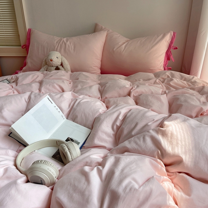 91家纺网 家纺一手货源 找家纺 轻奢坊 2025新款水洗棉纯色撞色包边绑带款四件套 蜜桃粉