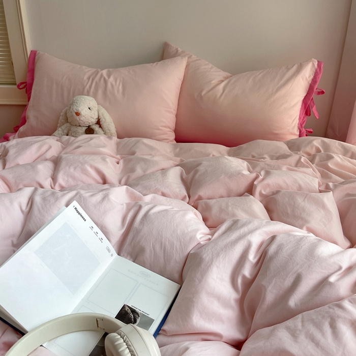 91家纺网 家纺一手货源 找家纺 轻奢坊 2025新款水洗棉纯色撞色包边绑带款四件套 蜜桃粉