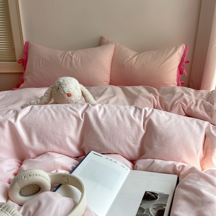 91家纺网 家纺一手货源 找家纺 轻奢坊 2025新款水洗棉纯色撞色包边绑带款四件套 蜜桃粉