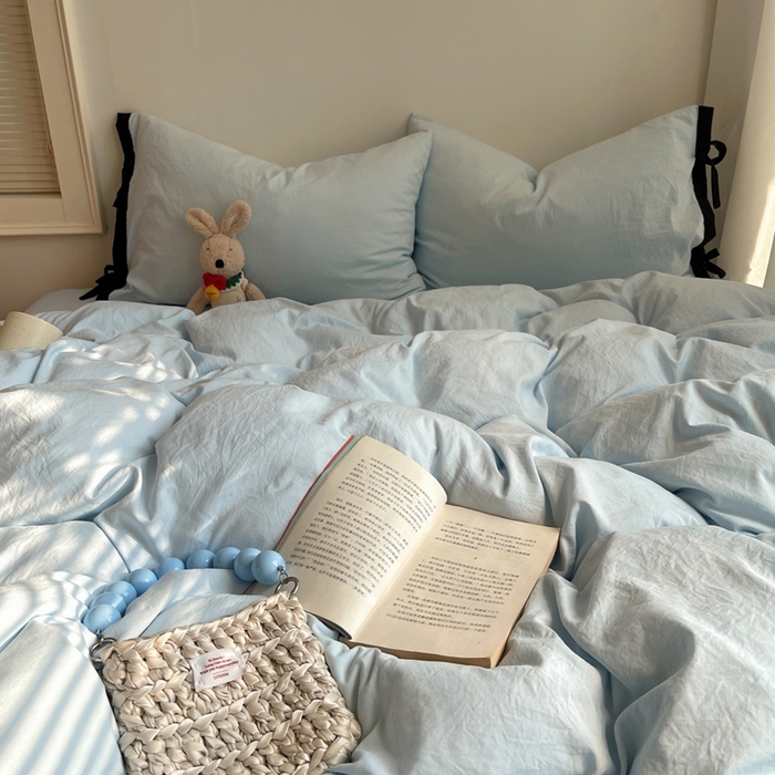 91家纺网 家纺一手货源 找家纺 轻奢坊 2025新款水洗棉纯色撞色包边绑带款四件套 晴空蓝